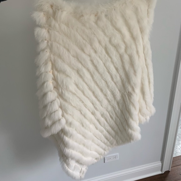 Rabbit fur poncho - Picture 2 of 3